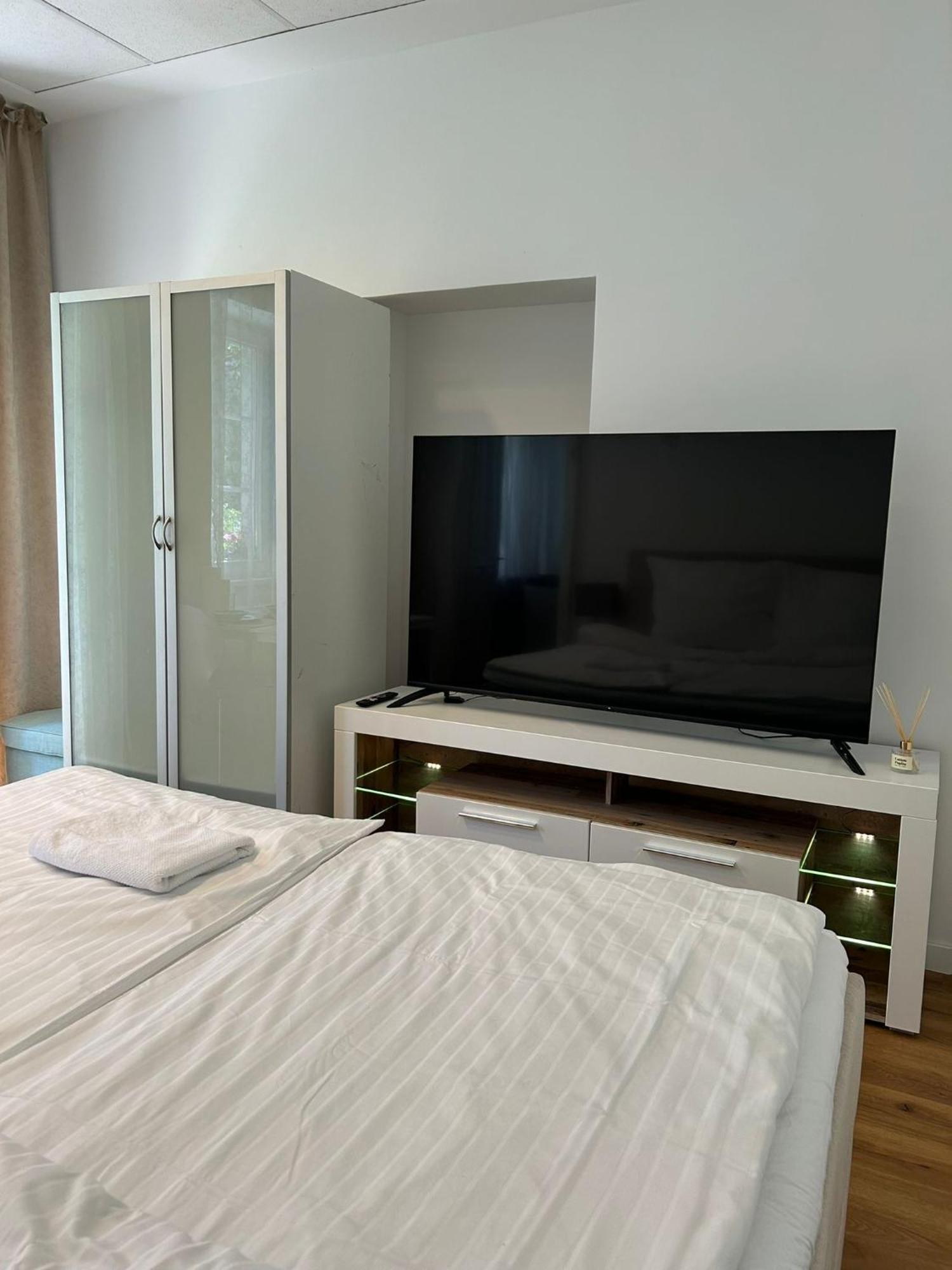 Apartment Mit Gartenblick Und Terrasse بادن المظهر الخارجي الصورة