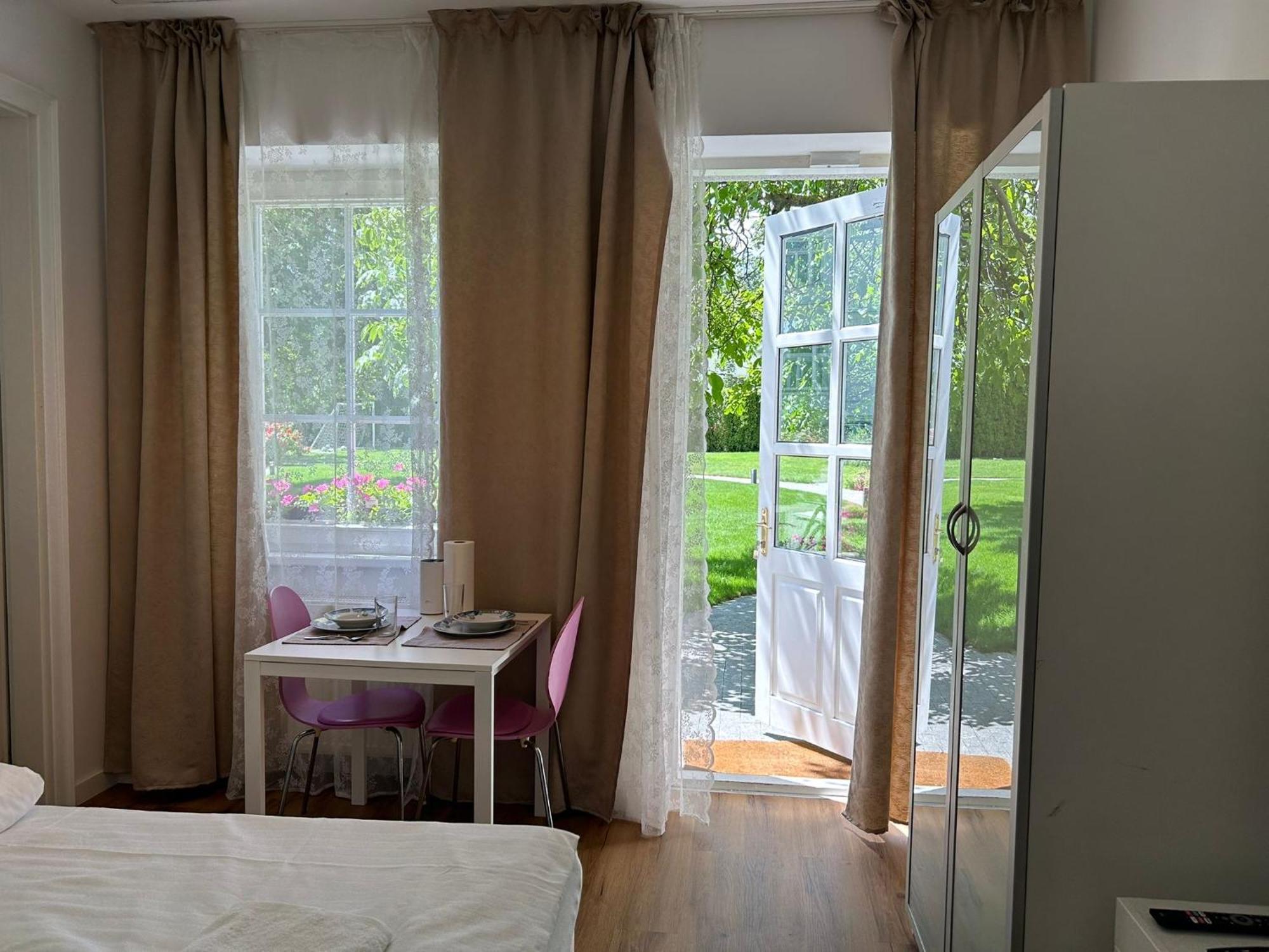 Apartment Mit Gartenblick Und Terrasse بادن المظهر الخارجي الصورة