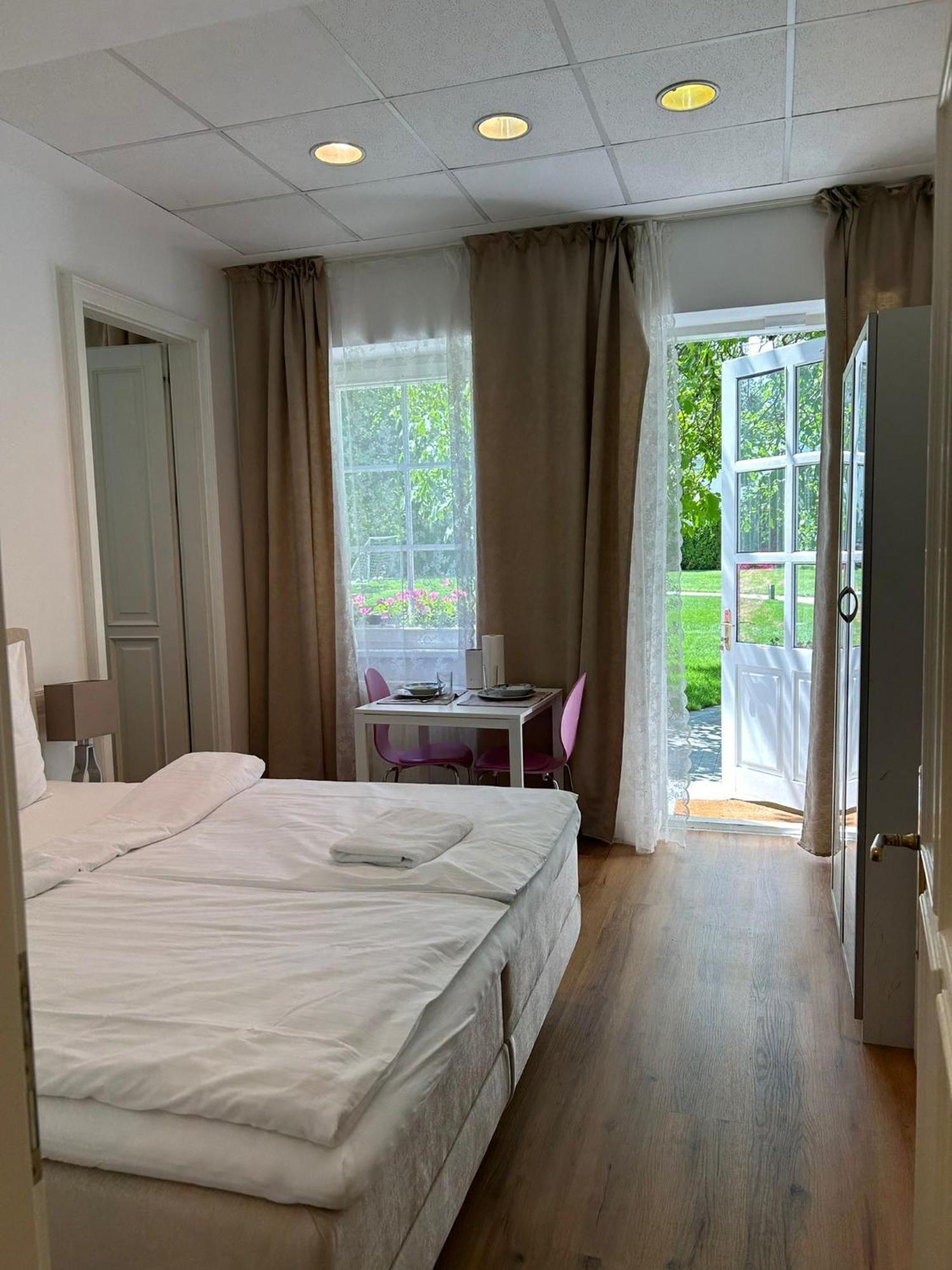 Apartment Mit Gartenblick Und Terrasse بادن المظهر الخارجي الصورة